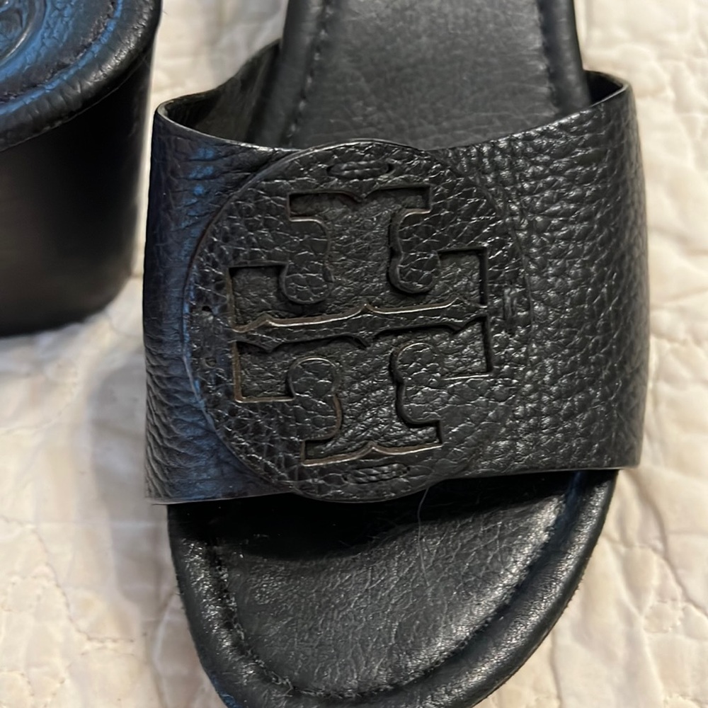Tory Burch wedge sandal 9M